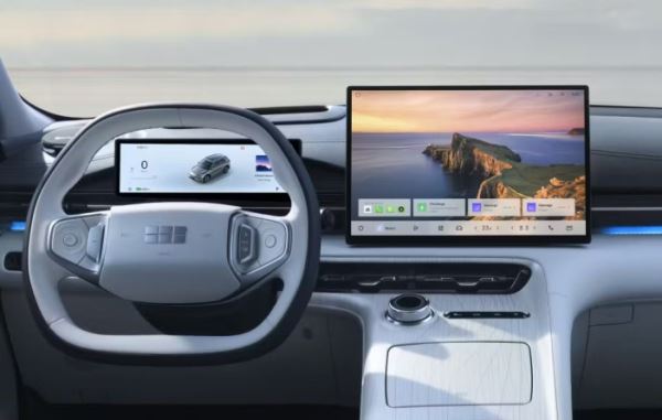 Первый подключаемый гибридный кроссовер Geely EX5 EM-I презентован в России