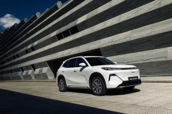 Первый подключаемый гибридный кроссовер Geely EX5 EM-I презентован в России