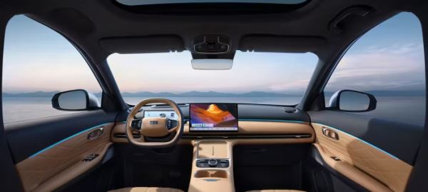 Стал известен список комплектаций нового гибрида Geely EX5 EM-i