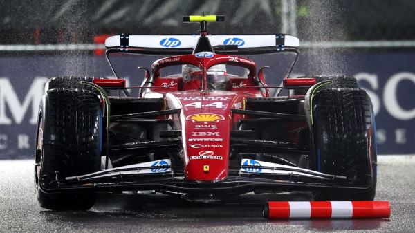 Ландо Норрис выиграл дождевую квалификацию Ф1 в Лас-Вегасе, Хэмилтон &ndash; 20-й