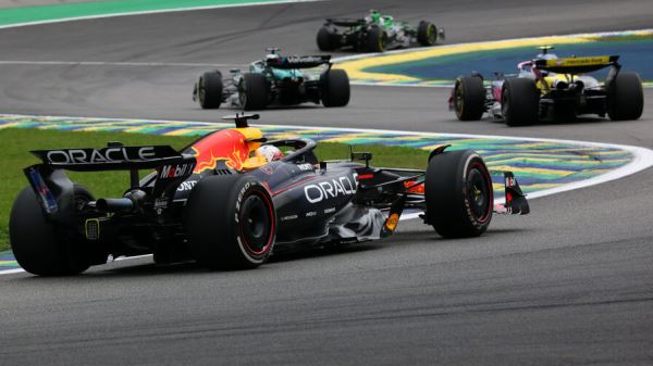 В FIA объяснили, почему смена двигателя на машине Ферстаппена в Бразилии не вызвала вопросов