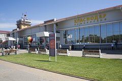 Еще один южный аэропорт ввел дополнительные ограничения