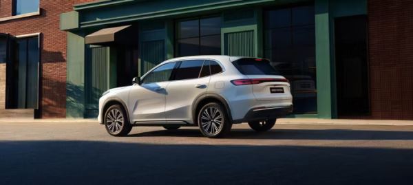 Стал известен список комплектаций нового гибрида Geely EX5 EM-i