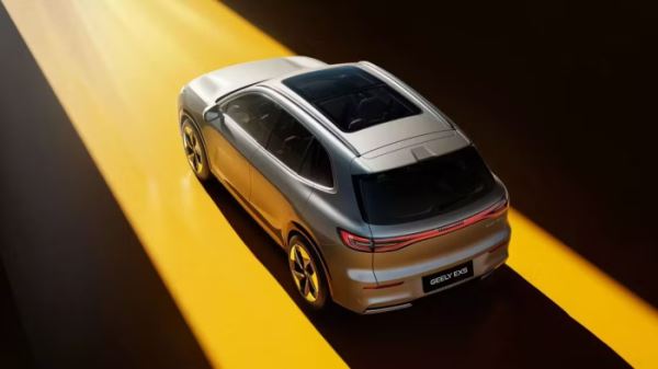 Первый подключаемый гибридный кроссовер Geely EX5 EM-I презентован в России