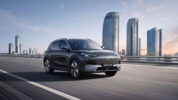 Первый подключаемый гибридный кроссовер Geely EX5 EM-I презентован в России