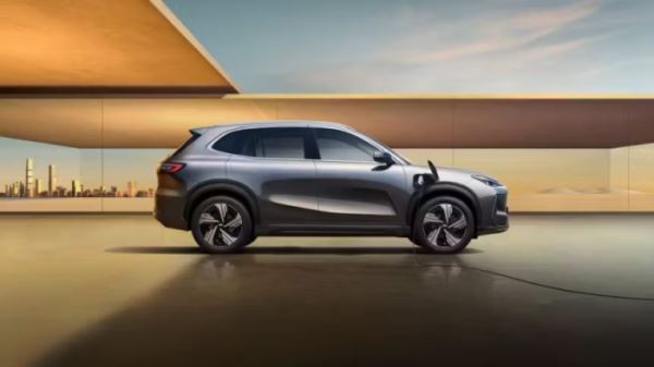 Первый подключаемый гибридный кроссовер Geely EX5 EM-I презентован в России