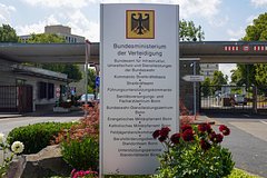 Германия одобрит крупнейший в истории пакет военных заказов