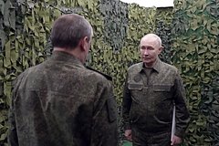 Путин провел совещание в штабе Объединенной группировки войск