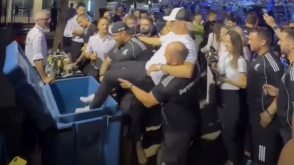 Mercedes-AMG выбросил Валттери Боттаса в мусорный бак