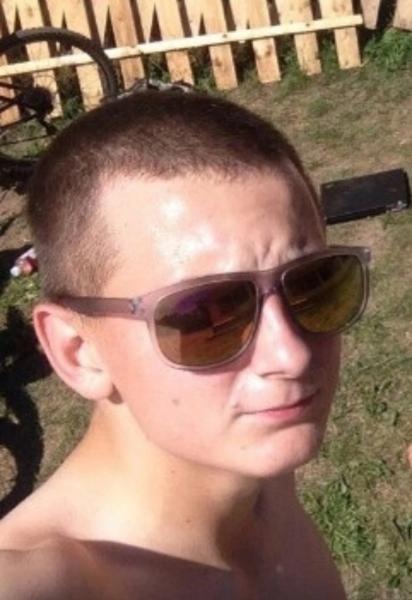 Двое мужчин и школьница. Подробности о трех смертях в гараже в Ленобласти