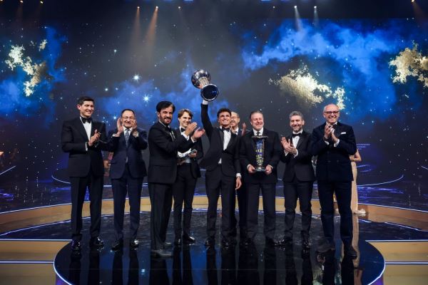 FIA Gala-2025: Норрис – новый чемпион мира Формулы 1, Ферстаппен получил две награды
