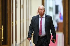 Стало известно о возможном возвращении в Госдуму осужденного за незаконную охоту депутата